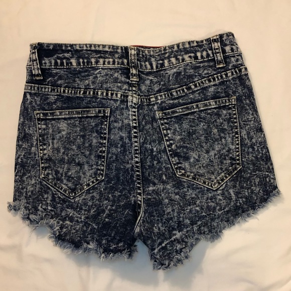 Shorts - Picture 3 of 3